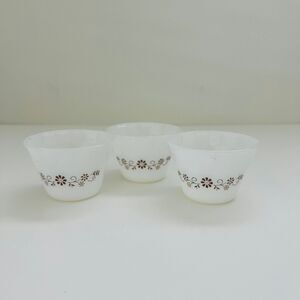 DYNAWARE PYR-O-REY Brown Daisy Swirl Floral Milk Glass Custard Cups, Set of 3